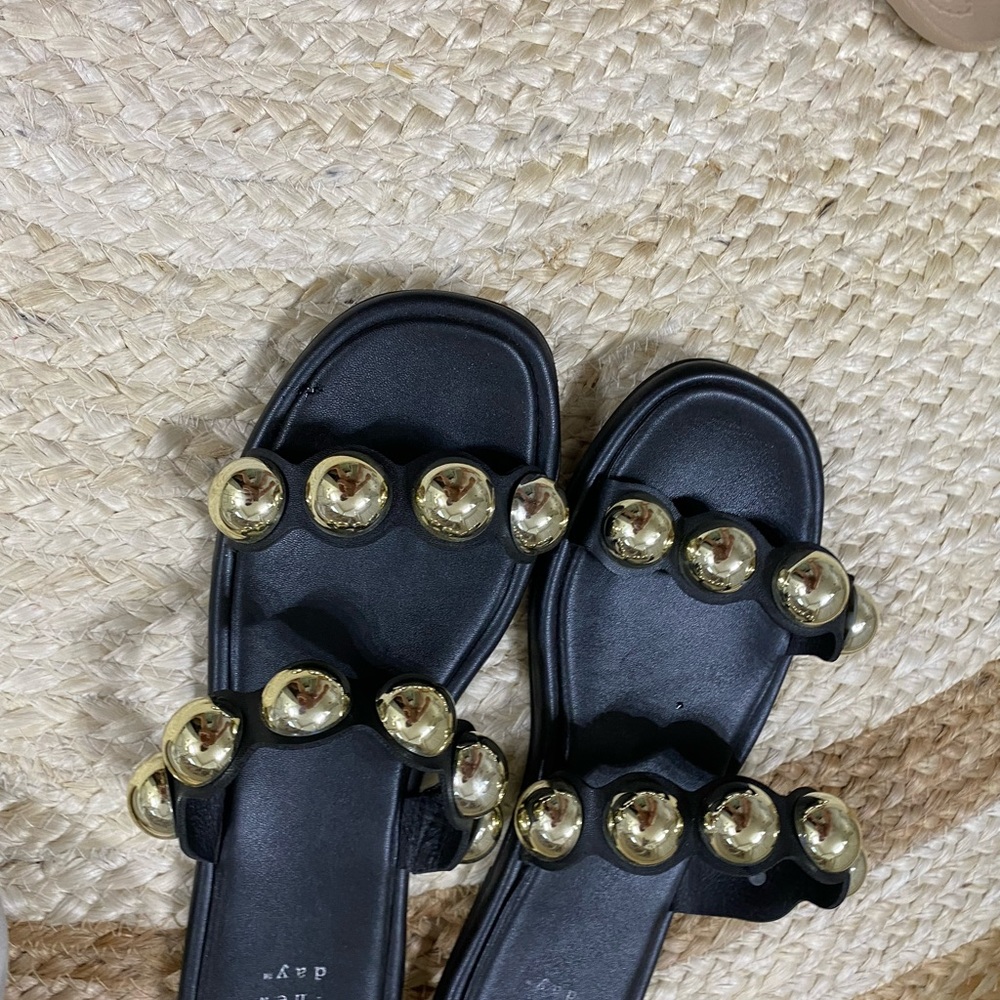 Black sandal